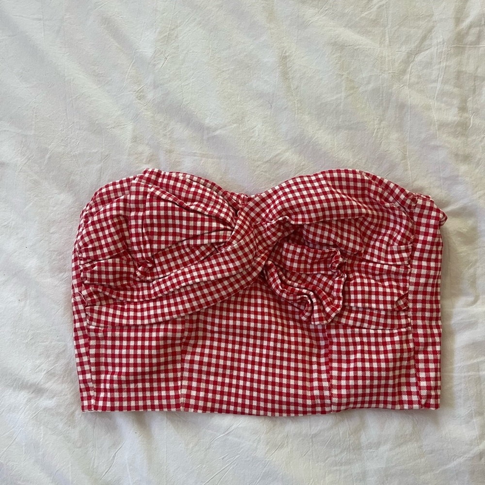 Red/ white crop top